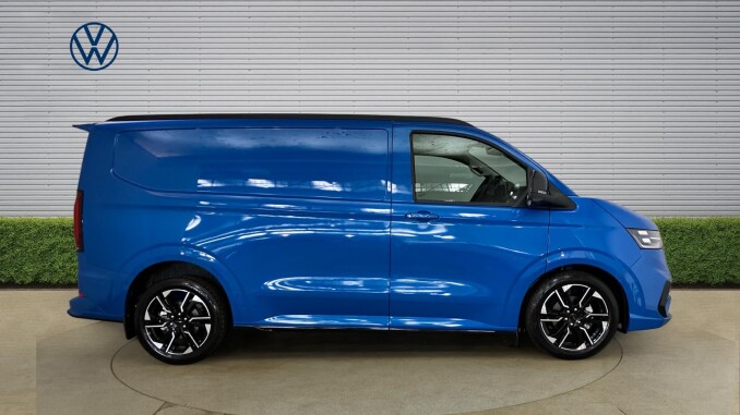 Volkswagen Transporter T32 Swb Diesel 2.0 TDI 170 Sportline Van Auto [5 Plus] - Image 4